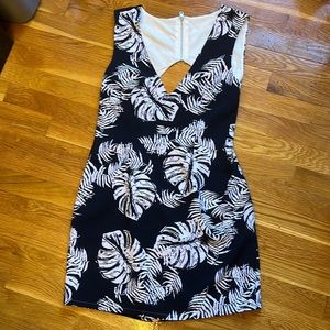 Backless Hawaiian tobi mini dress. Medium navy and white.